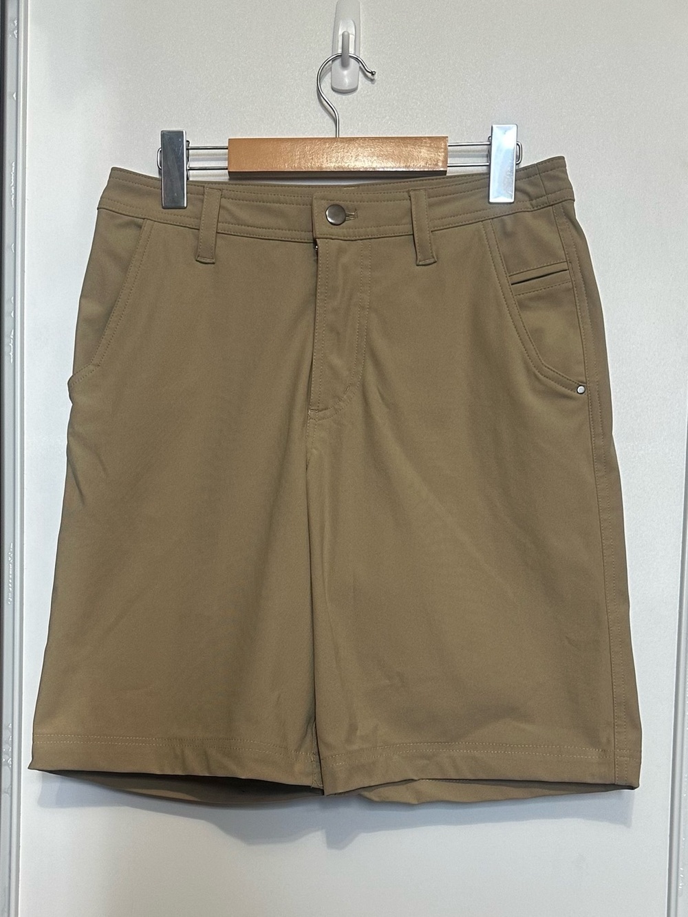 lululemon athletica Men's Shorts in Tan